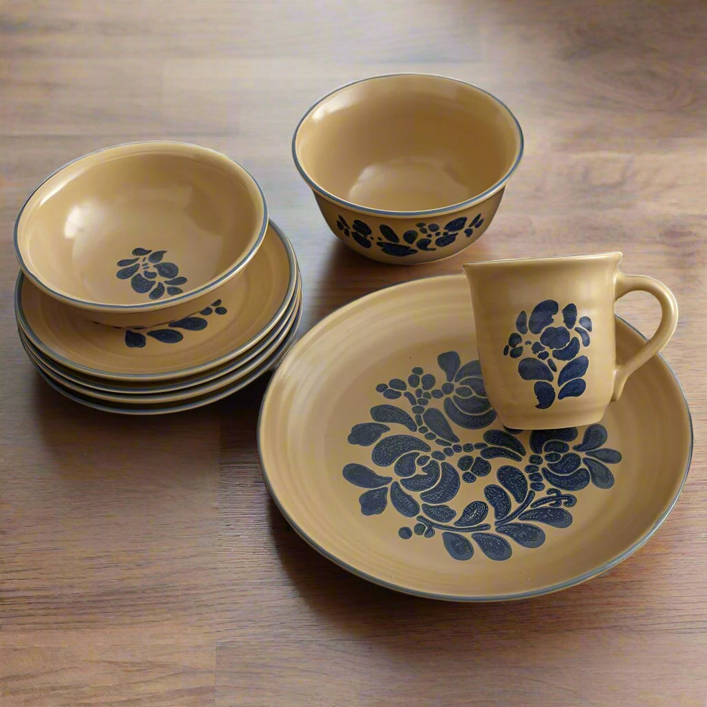 Folk Art® 16 Piece Dinnerware Set, Service for 4