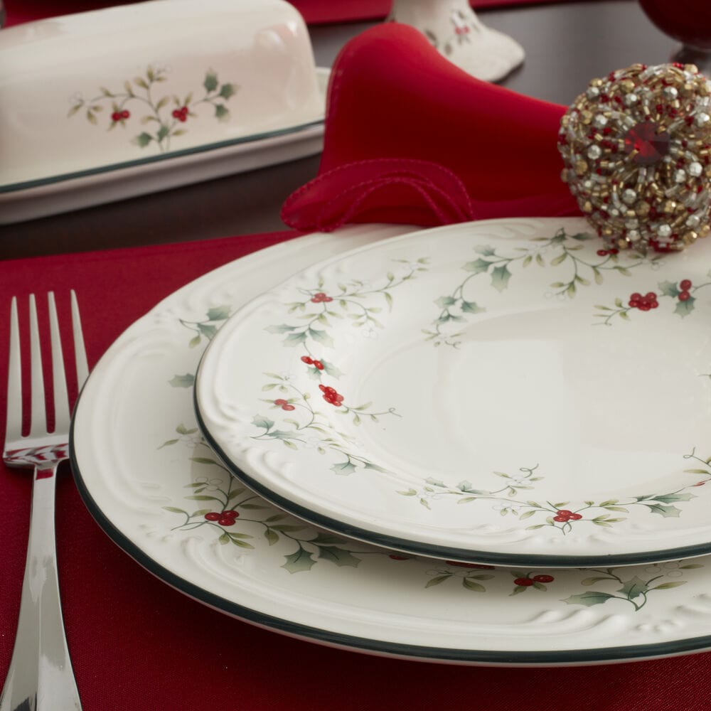 Winterberry® Service for 8 with Serveware