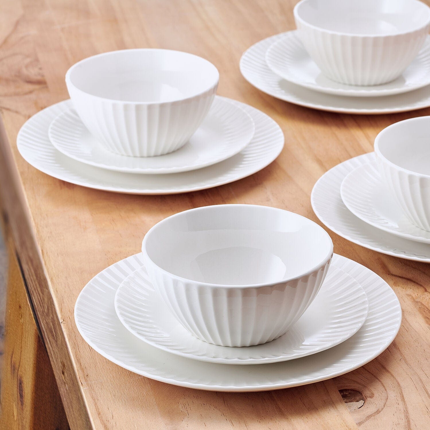 Grace 24 Piece Dinnerware Set, Service for 8